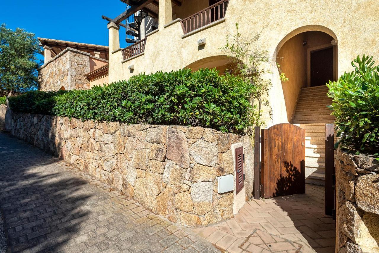 House Of Lens Apartment Golfo Aranci Exterior photo